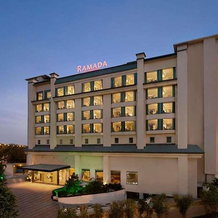 Hotel Ramada By Wyndham New Delhi Pitampura Zewnętrze zdjęcie