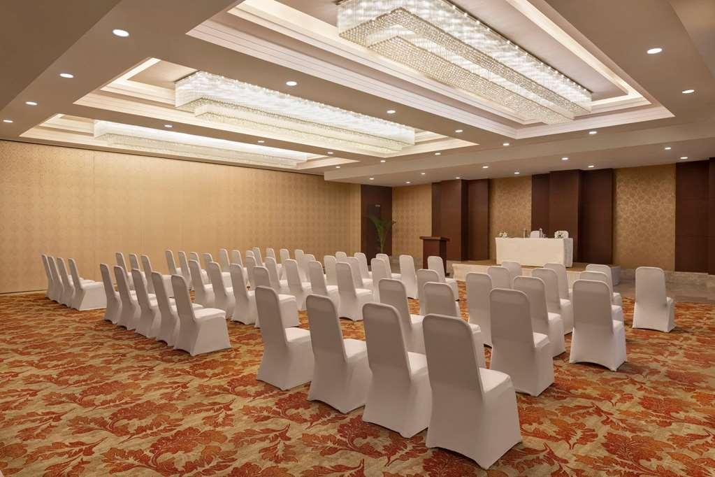 Hotel Ramada By Wyndham New Delhi Pitampura Udogodnienia zdjęcie