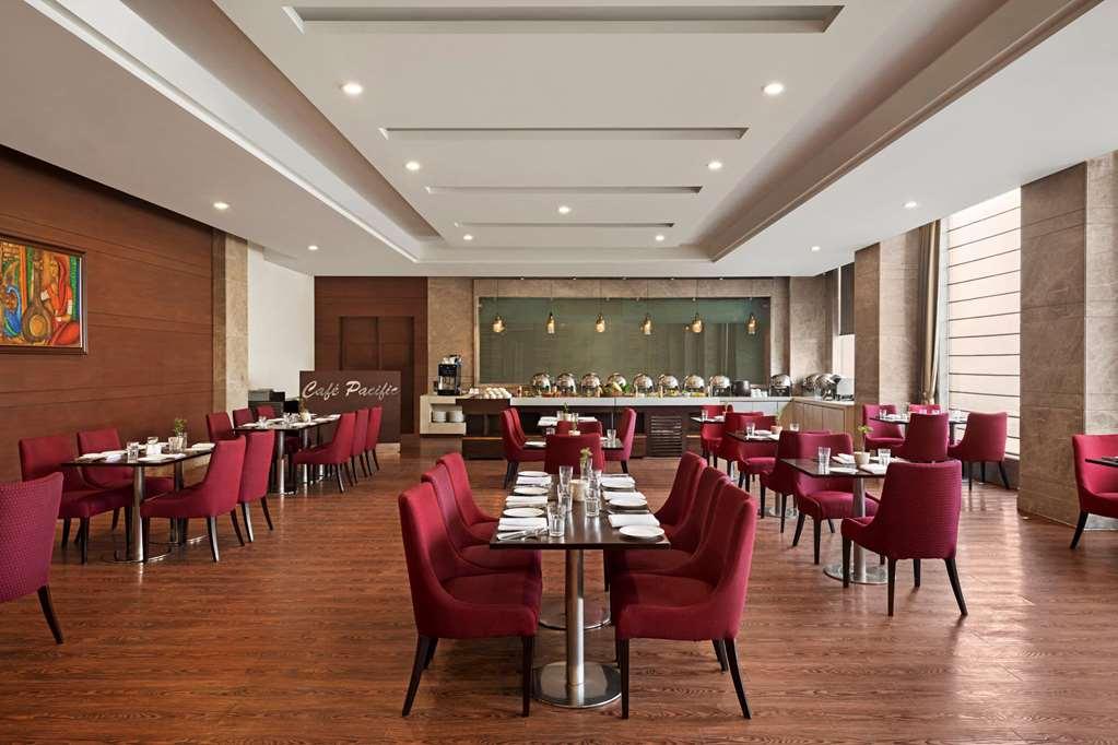 Hotel Ramada By Wyndham New Delhi Pitampura Restauracja zdjęcie