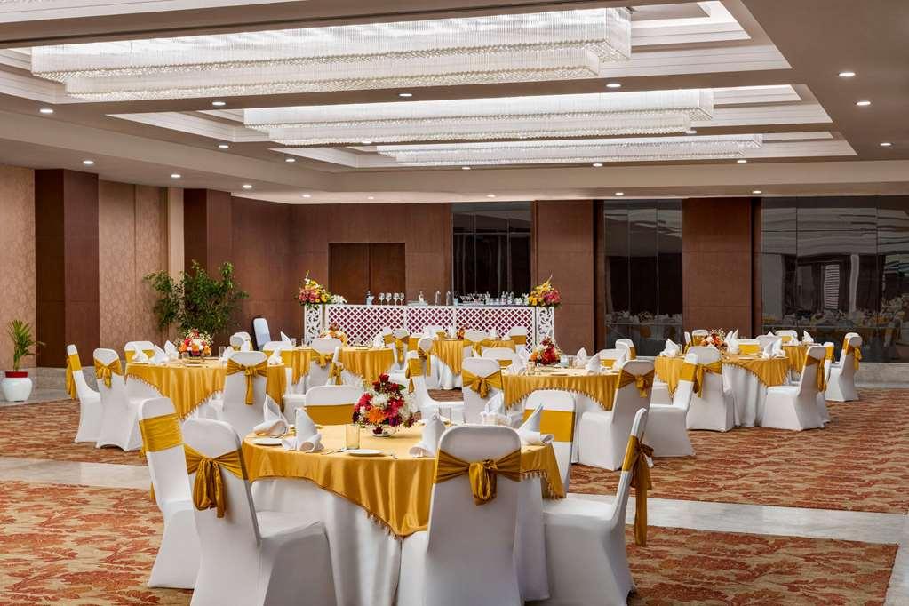 Hotel Ramada By Wyndham New Delhi Pitampura Udogodnienia zdjęcie